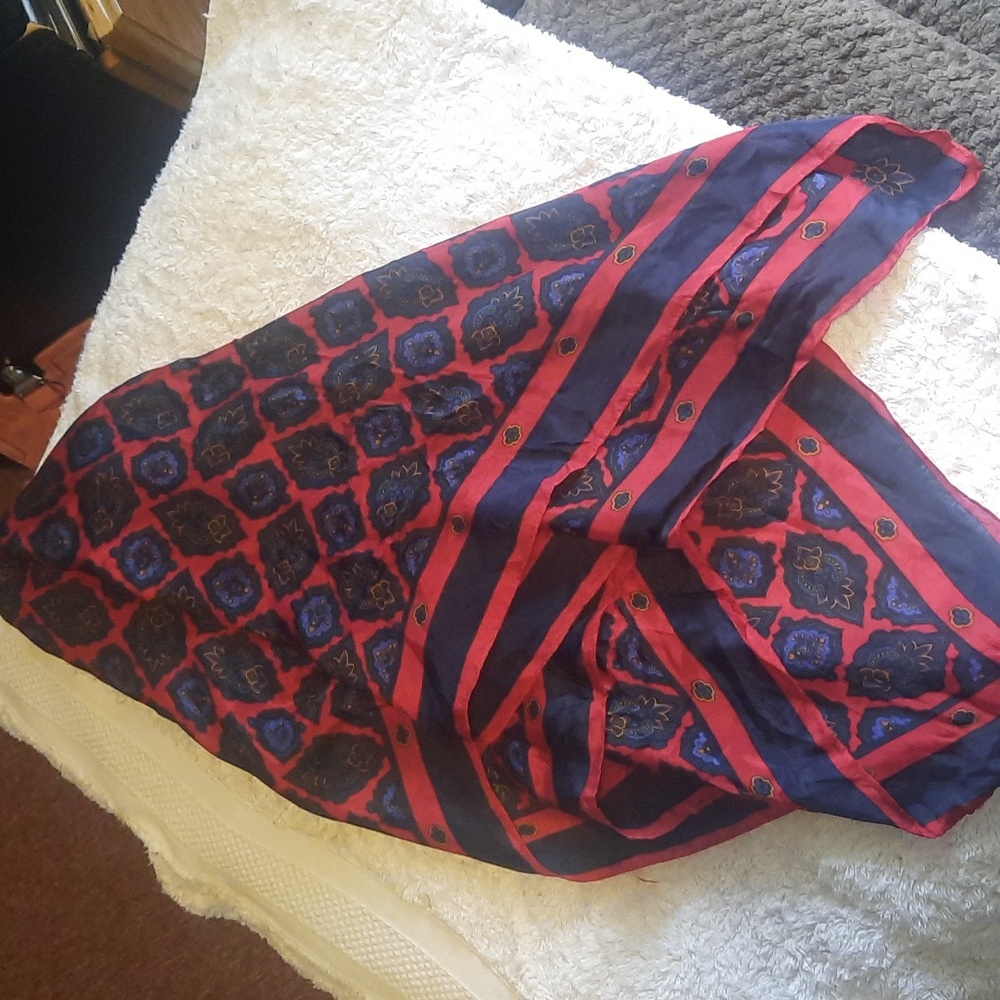 Womens Carroll Reed scarf. - Picture 2 of 3